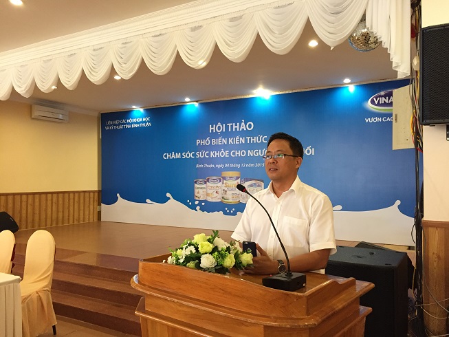  Ông Nguyễn Ngọc Thành, Giám Đốc Kinh Doanh Miền Trung 2 phát biểu tại hội thảo ở Bình Thuận