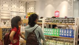 Chuỗi cửa hàng Miniso chính thức về tay người Trung Quốc