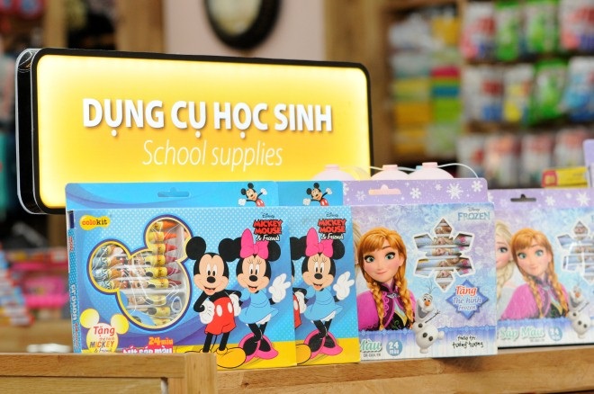 văn phòng phẩm Thiên Long: chuột Mickey, nữ hoàng băng giá Elsa và Anna, Bạch Tuyết, Lọ Lem, Vương quốc xe hơi Cars