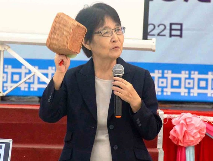 Bà Hamada Haruko dùng sản phẩm mây tre để nói về dấu ấn địa phương