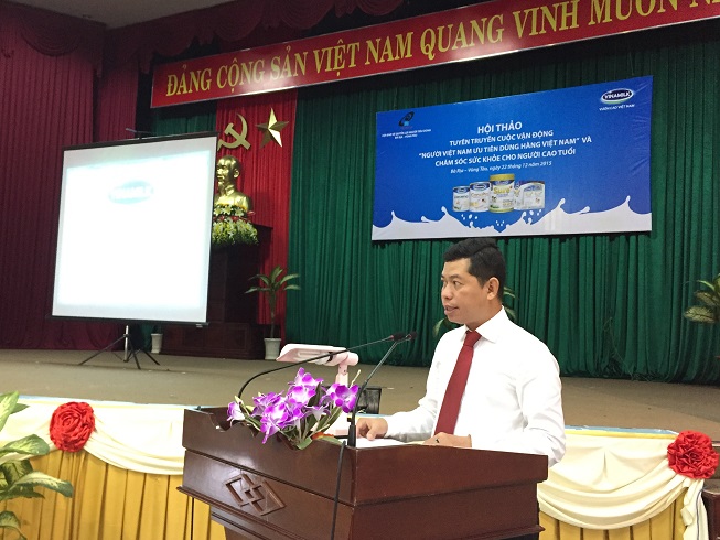 Ông Hồ Quang Nghĩa, Giám Đốc Kinh Doanh Miền Đông phát biểu tại hội thảo ở Bà Rịa