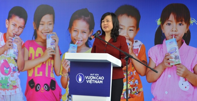 Bà Đào Hồng Lan – Ủy viên dự khuyết Ban chấp hành Trung ương Đảng - Thứ trưởng Bộ Lao động thương binh và xã hội chia sẻ về ý nghĩa nhân văn của chương trình Quỹ sữa Vươn cao Việt Nam