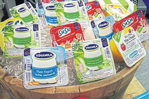 Sữa chua Vinamilk được bán ở chuỗi cửa hàng tiện ích Lawson và hệ thống siêu thị The Mall and Foodland tại Thái Lan